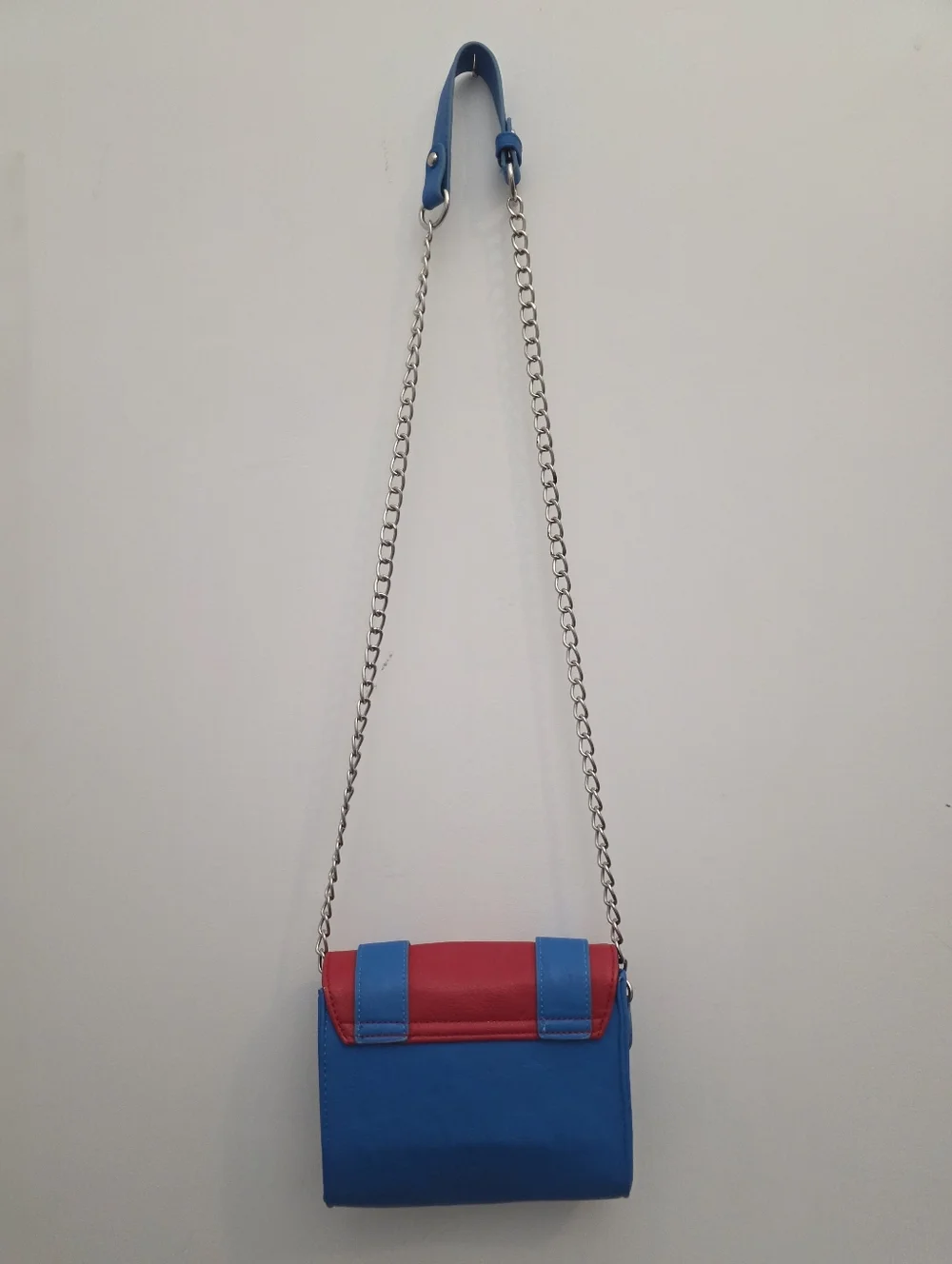 Nintendo Super Mario Crossbody Wristlet - Red & Blue Faux Leather w/ Buttons - Picture 4 of 8